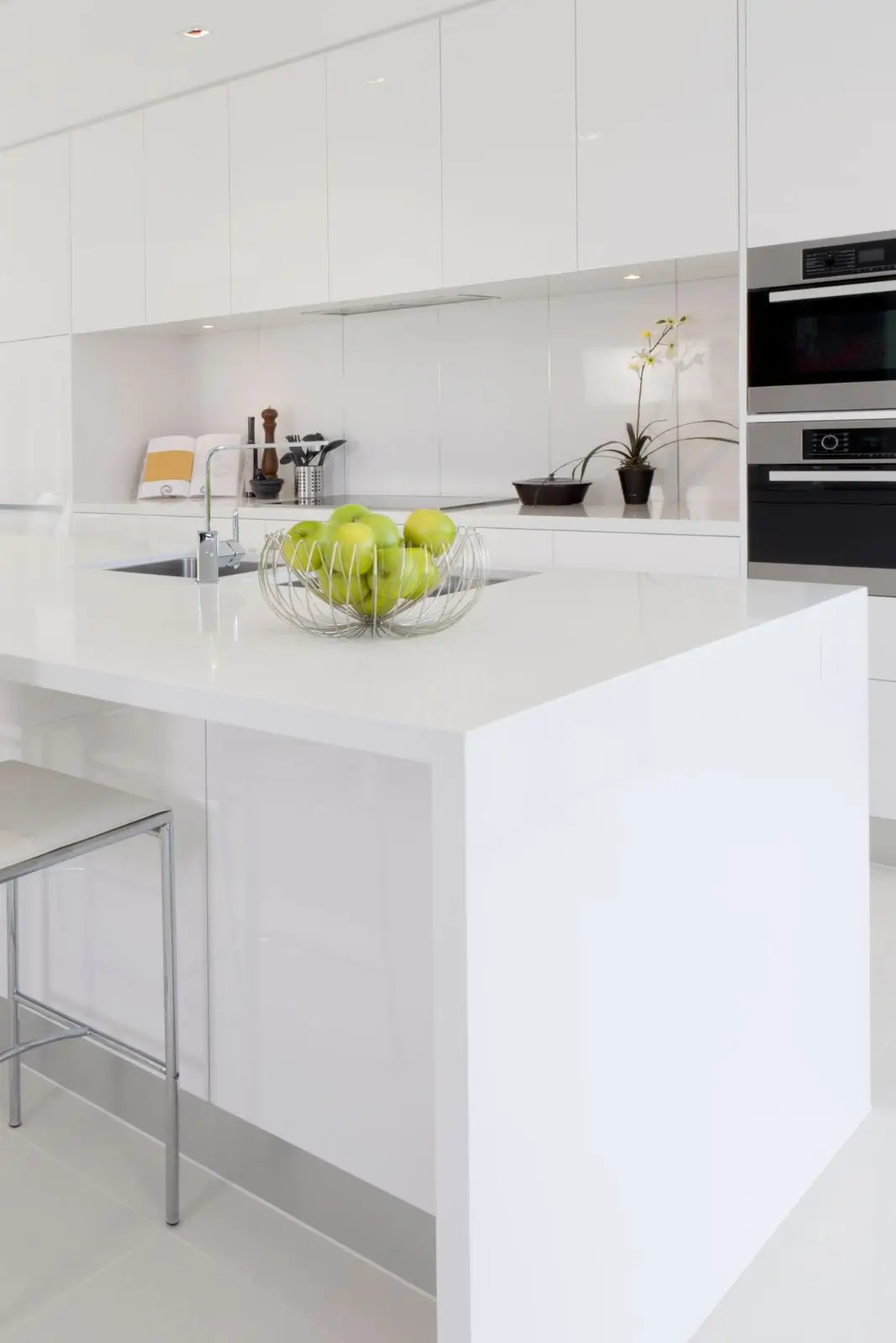 New Modern Kitchen Fitting